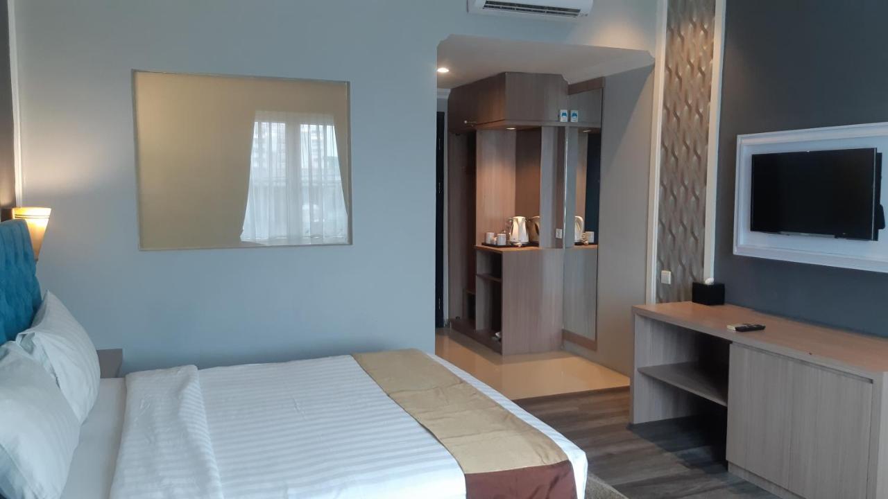 Luminor Hotel Palembang By Wh Free Massage 10 Minutes Exterior photo